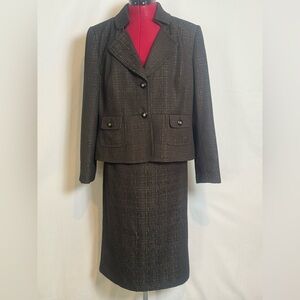 Suit Studio Skirt Suit Woman's Size 14P Black & Silver 2-Piece Set Blazer & Skir
